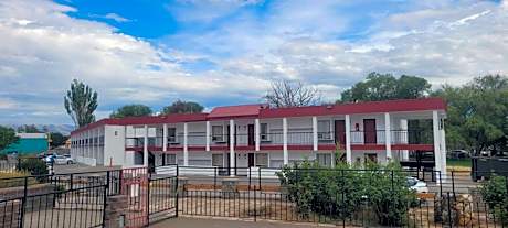 Red Arrow Inn & Suites, a Travelodge by Wyndham