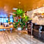 Easeland Hotel