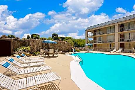 1 Queen Bed, Nonsmoking