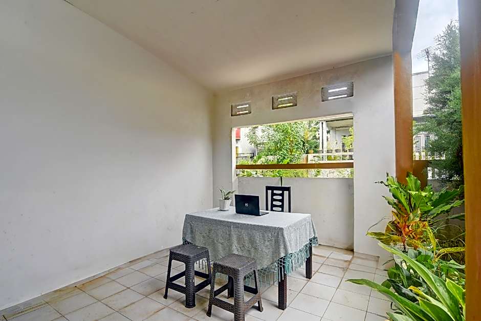 OYO 92714 Miracle Kost