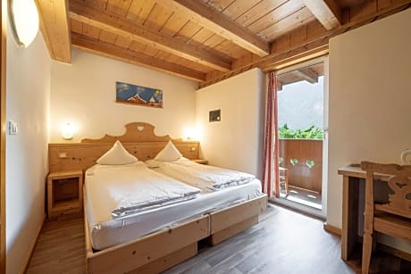 Economy Double or Twin Room with Mountain View