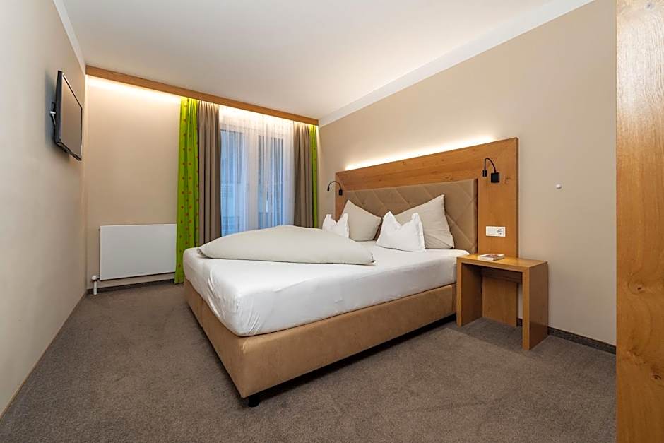Photo 1 of 6 of Junior Suite, Balcony