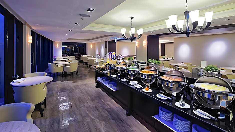 53 Hotel