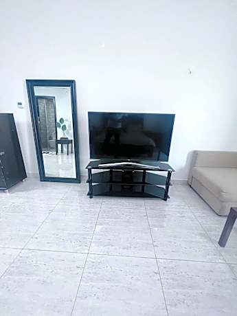 Fully furnish flat including all bills for monthly rental