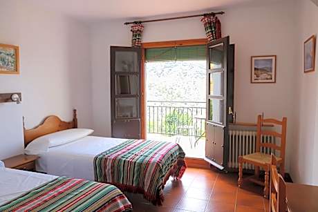 Twin Room with Mountain View