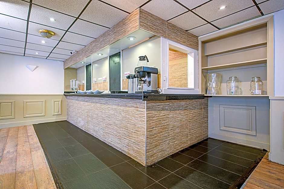 Cardiff Riverside Hotel by Belvilla