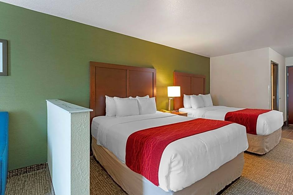 Comfort Inn & Suites Salem Northeast