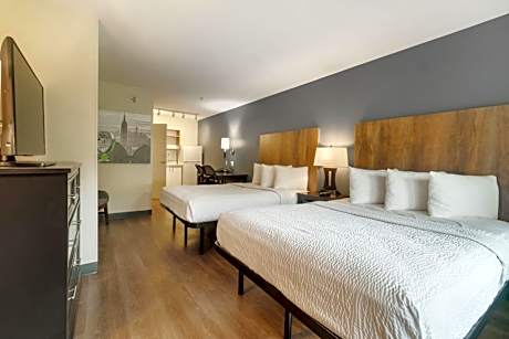 Studio with 2 Queen Beds - Non-Smoking