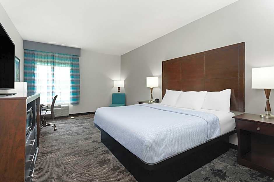 La Quinta Inn & Suites by Wyndham Columbus - Edinburgh