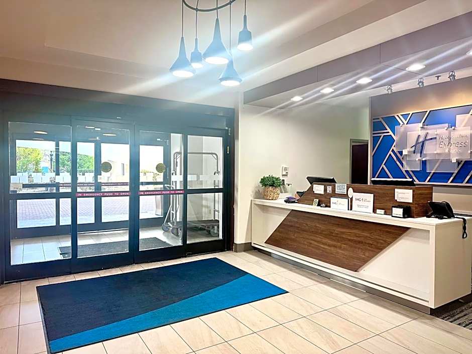 Holiday Inn Express Hotel & Suites Hinesville By IHG