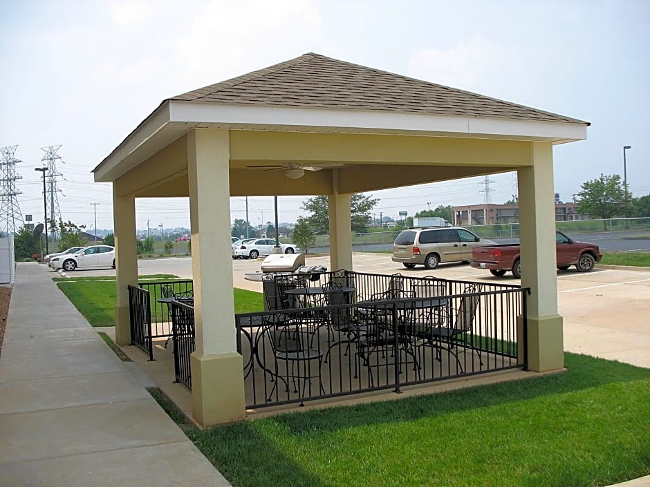 Candlewood Suites Clarksville By IHG