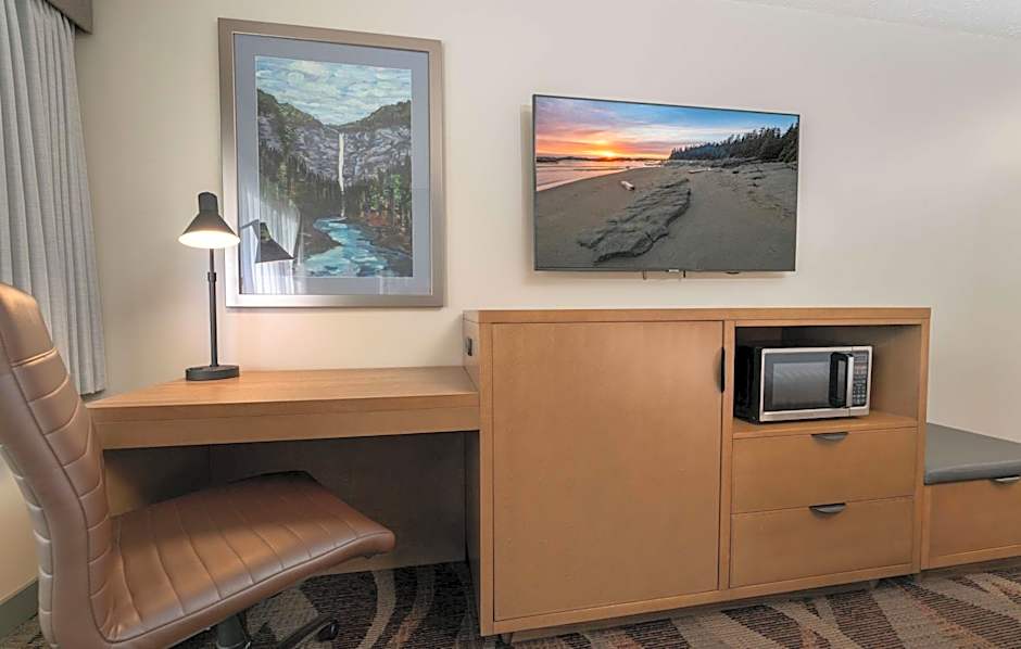 Prestige Hudson Bay Lodge, Premier Collection