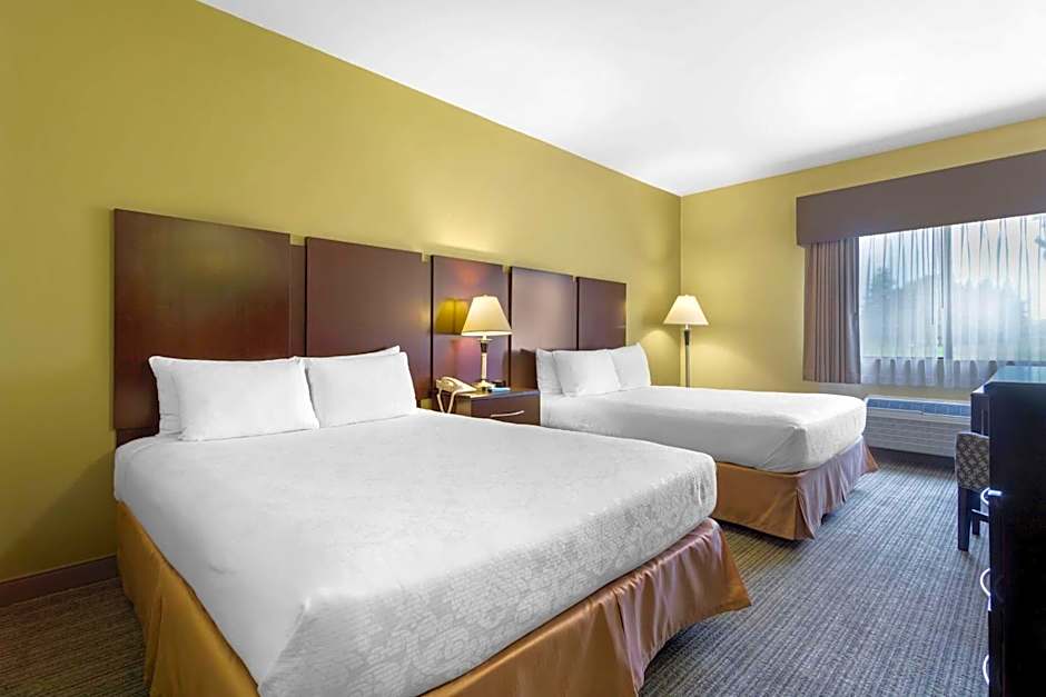 Best Western Plus Plaza By The Green