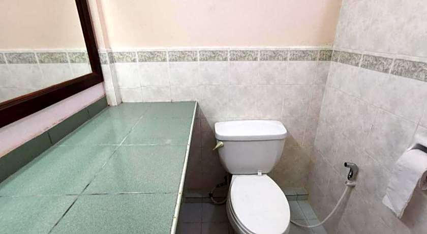 OYO 89972 Borneo Paradise Beach Hotel