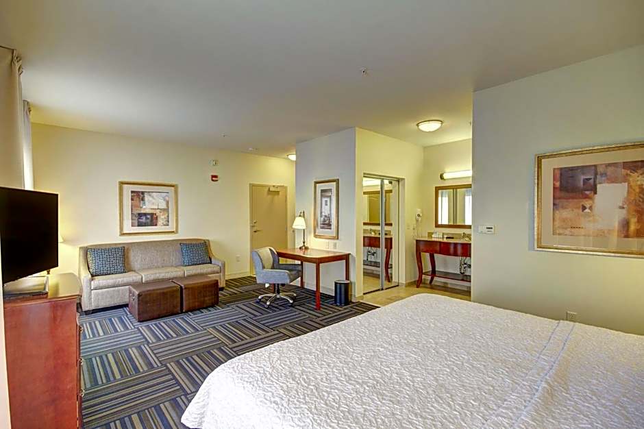 Hampton Inn & Suites Alexandria