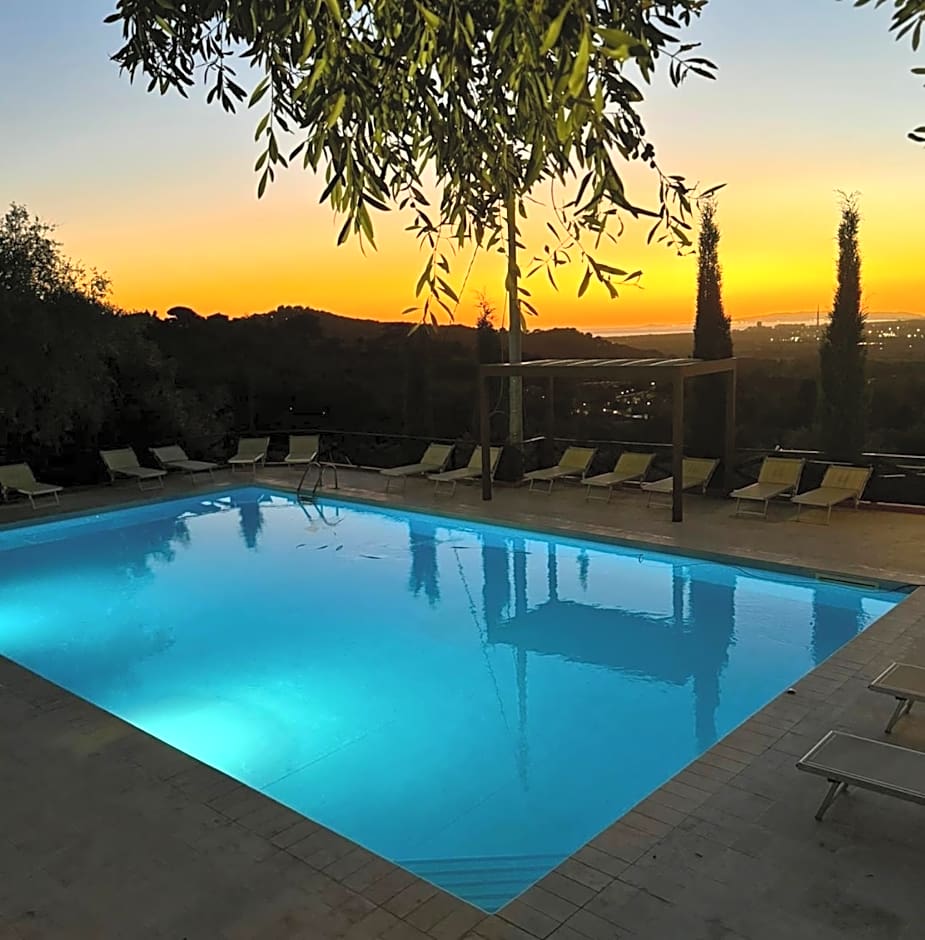 Madonna del Poggio B&B