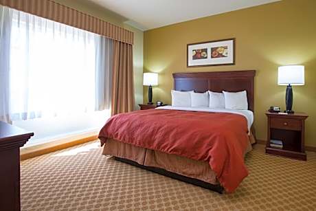 One-Bedroom King Suite with Roll-In Shower - Disability Access/Non-Smoking