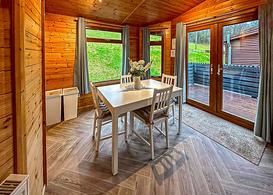 Pant Wilkin Lodges And Equestrian Centre