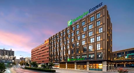 Holiday Inn Express Nantong North Gateway By IHG