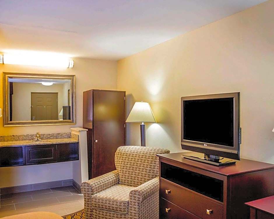 Quality Inn Waterbury East