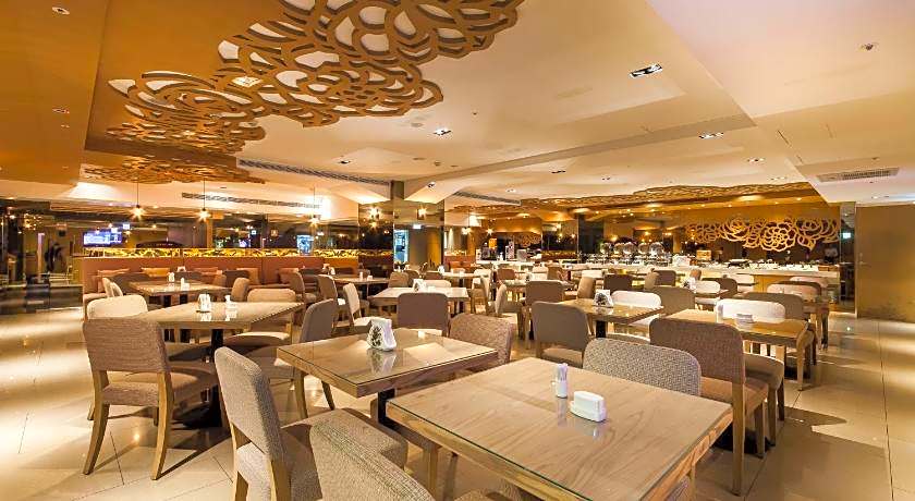 Green World Taipei Station