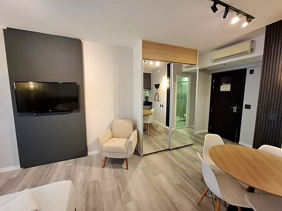 AlphaStay by Rhouses