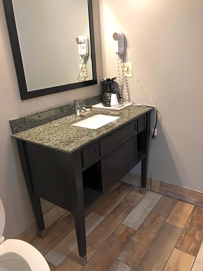 Deerfield Inn and Suites - Fairview