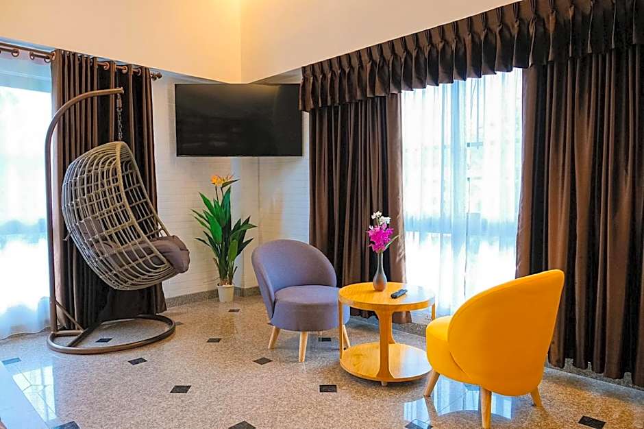 Cha Li's Family Hotel&Hostel