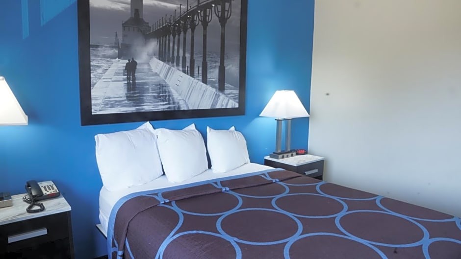 Super 8 by Wyndham Elkhart