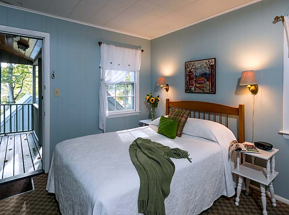 Dockside Guest Quarters