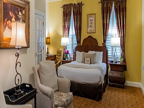 King Parlor Suite