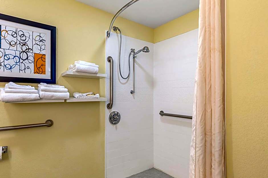 Best Western Plus North Shore Hotel