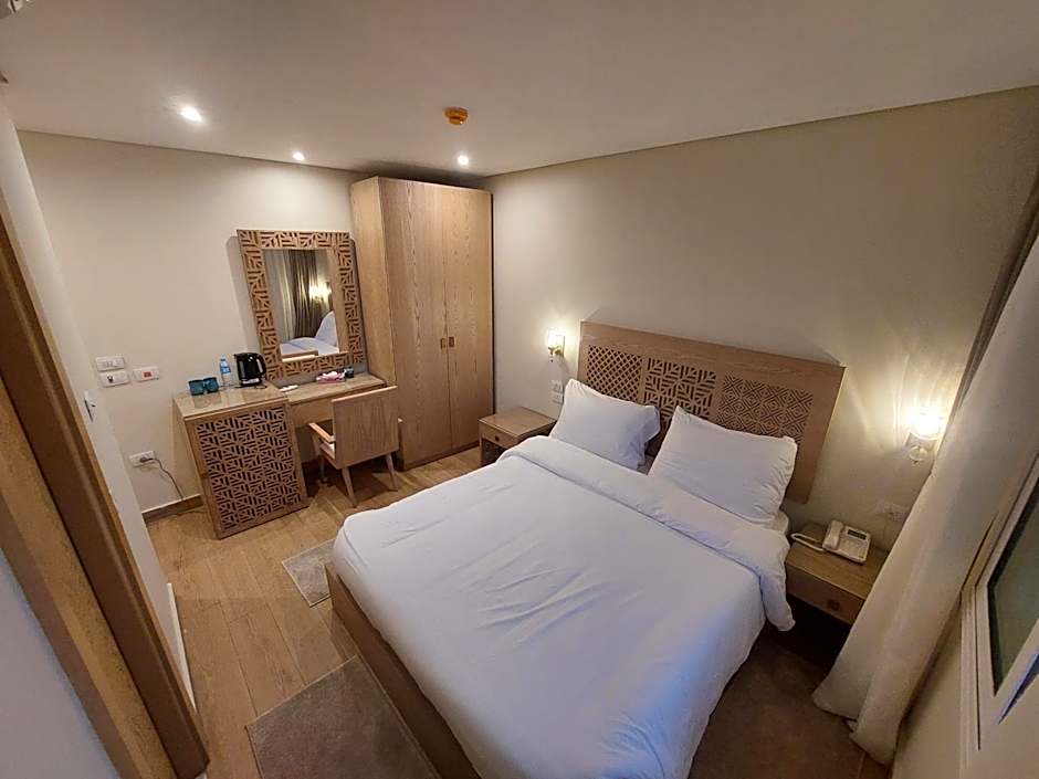 DouDou Pyramids View Hotel