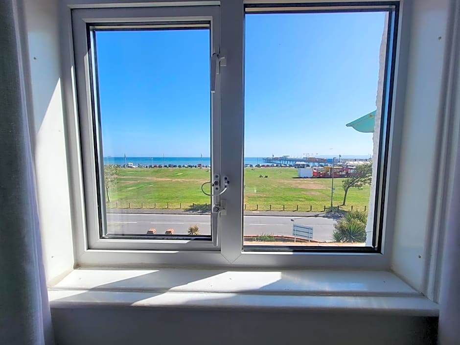 Beach Hotel Torbay B&B