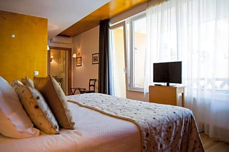 Double or twin standard