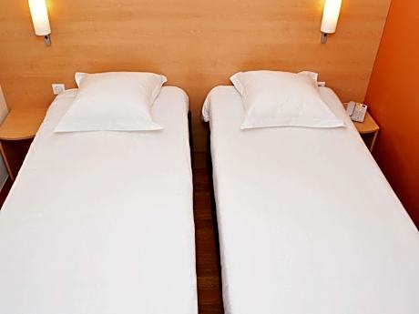 Standard Room with 2 Single Beds