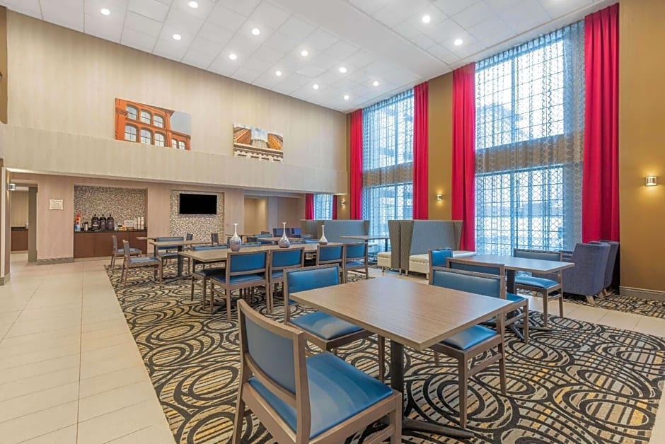 La Quinta Inn & Suites by Wyndham Aberdeen-APG