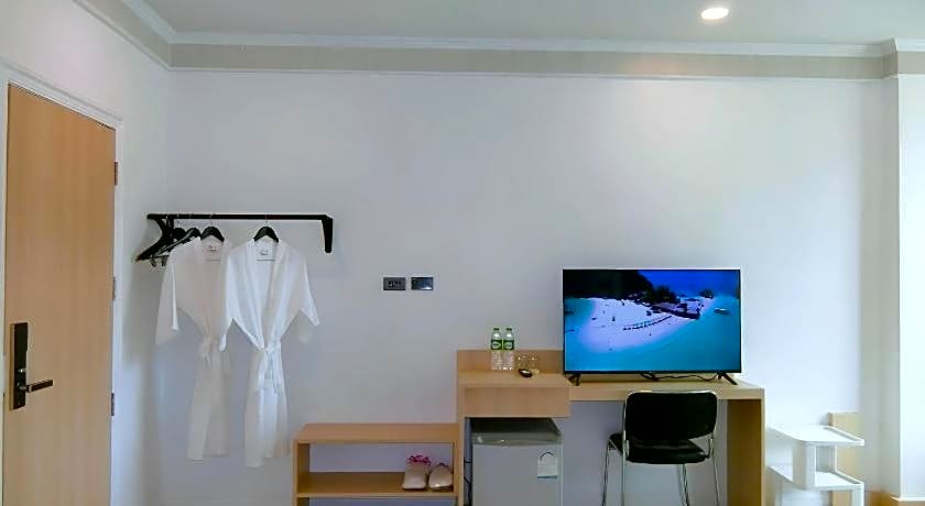 Sira Boutique - Newly renovated