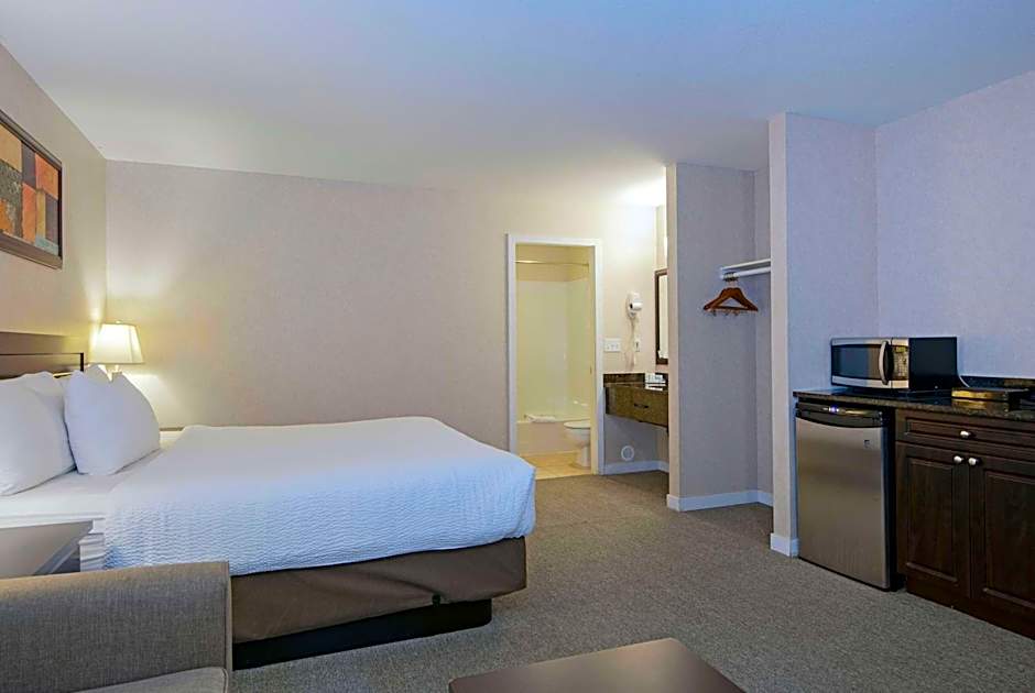 Travelodge by Wyndham Kamloops Mountview
