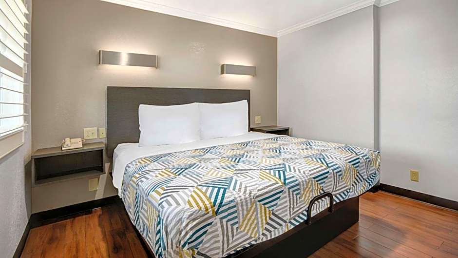 Studio 6 Ontario CA Convention Center Airport