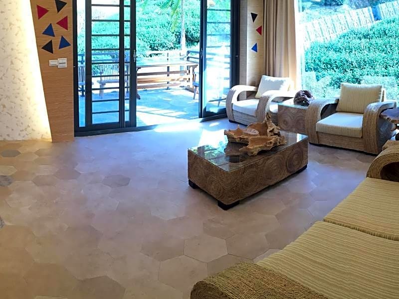 Applause In The Mountain