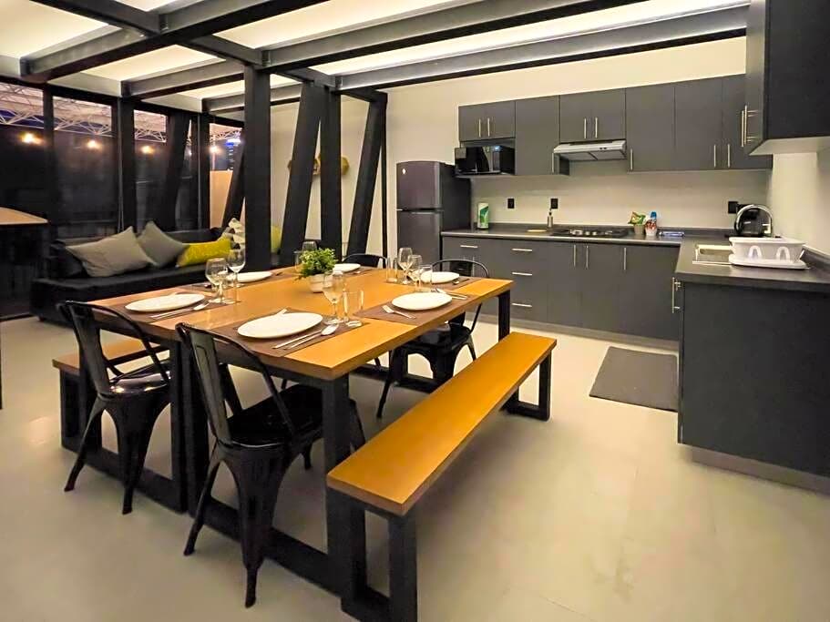 3Ph Amazing 2Bdrm 2bath private terrace fits 10