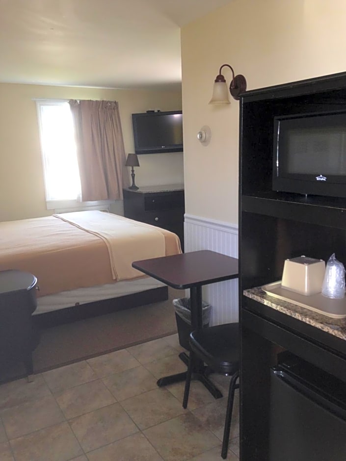 Shore Point Motel