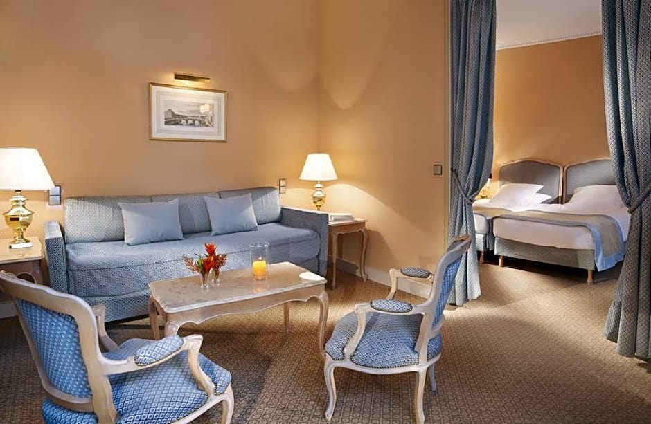 Rochester Champs-Elysees Hotel