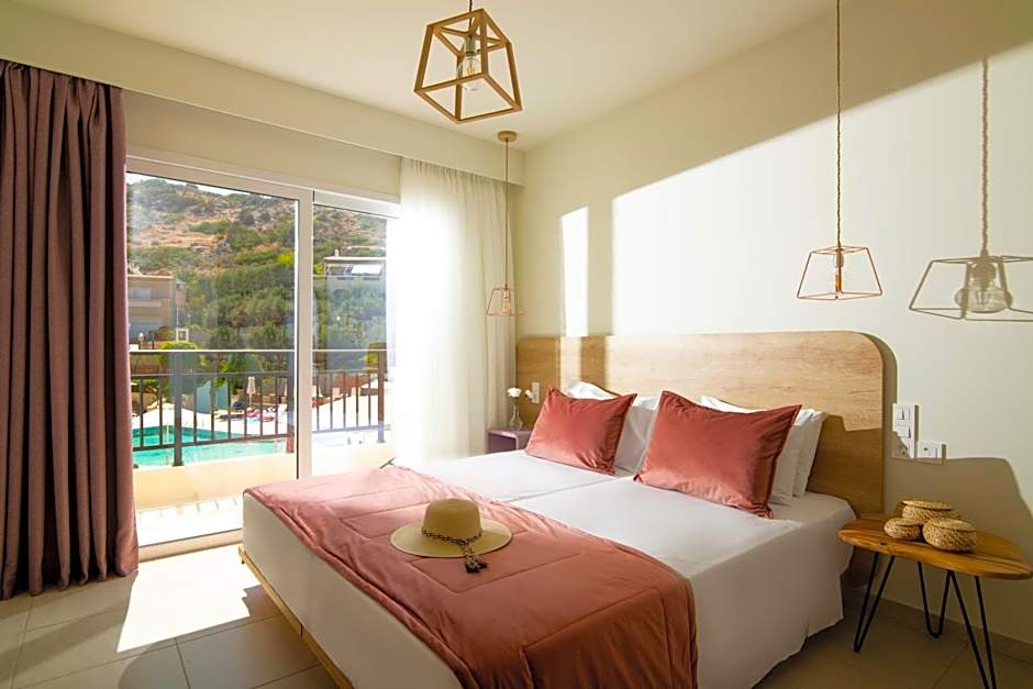 Photo 1 of 17 of Luxury 1 Bedroom Suite, Sea View