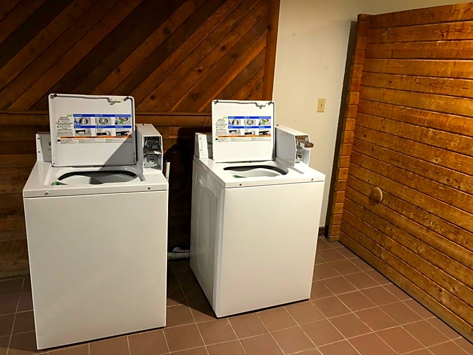 Denison Inn & Suites