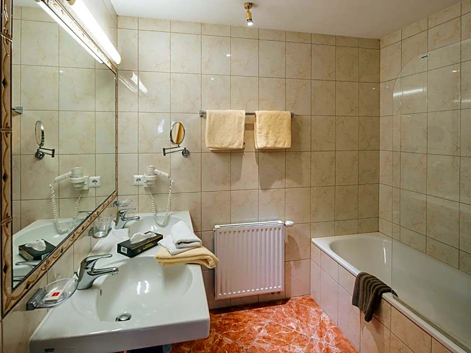 Hotel Alpenruh-Micheluzzi