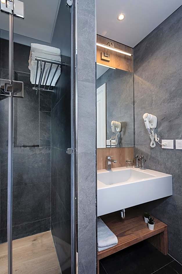 Maran Residence