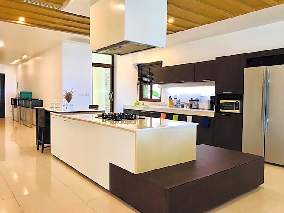 Amatapura Beachfront Villa 14, SHA Certified