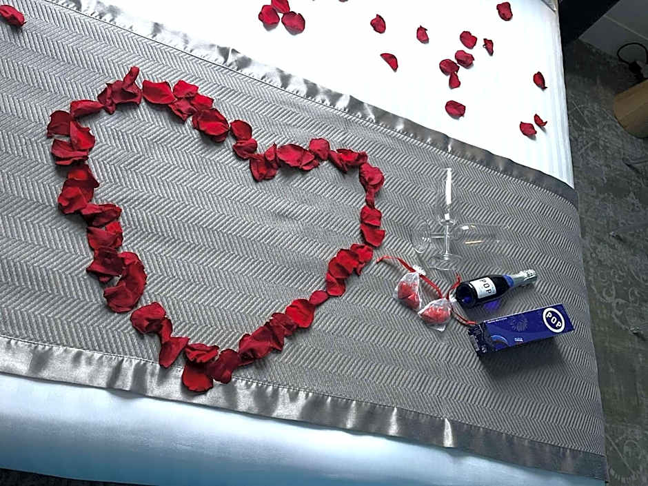 Hotel Sixteen Paris Montrouge